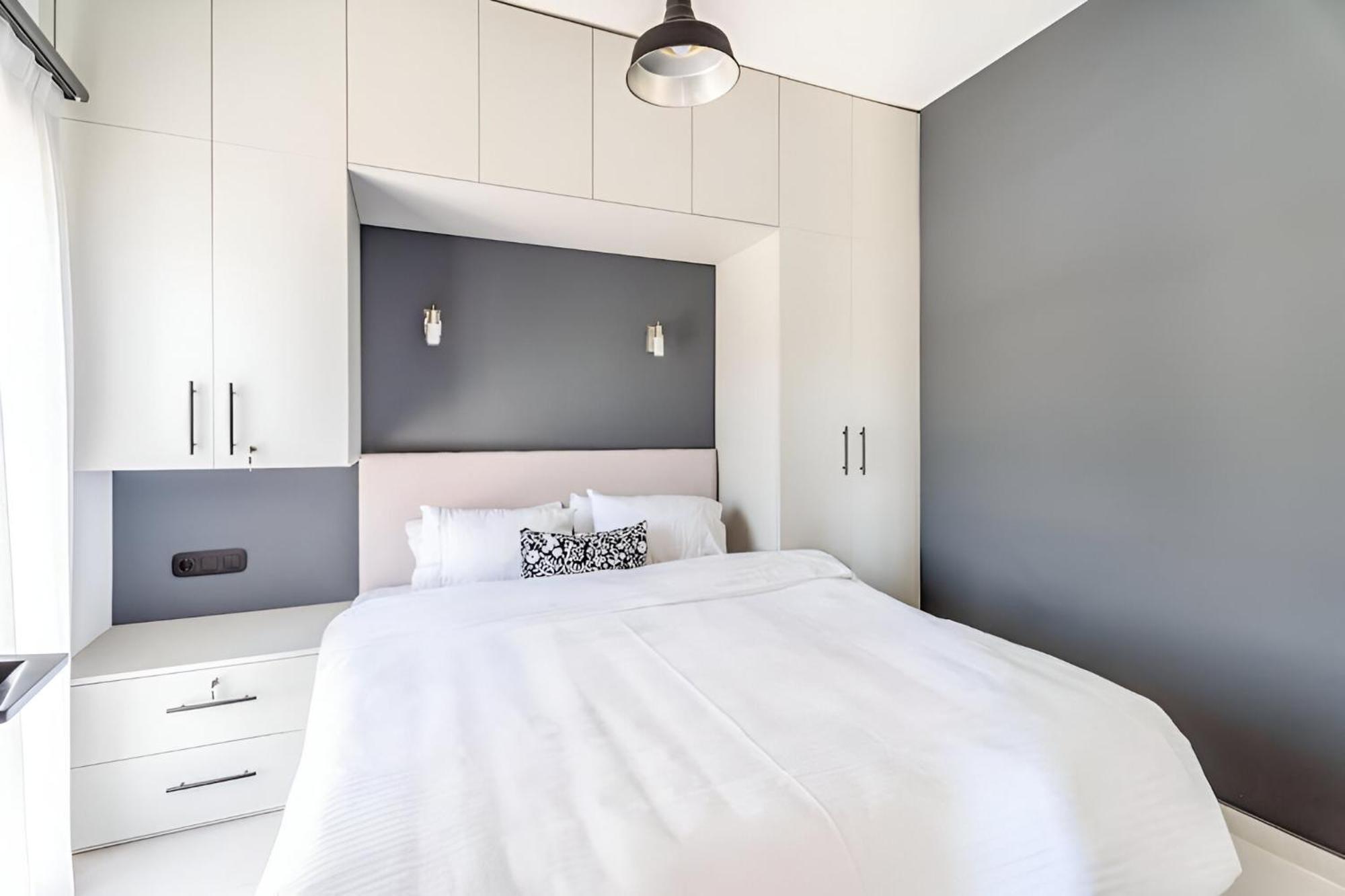 Elegant, Modern & Spacious Apartment In Thessaloniki With Balcony Экстерьер фото