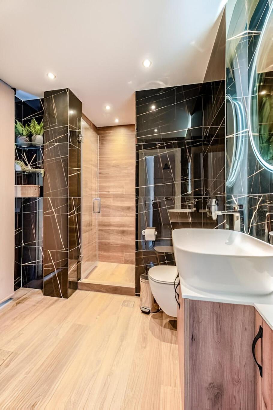 Elegant, Modern & Spacious Apartment In Thessaloniki With Balcony Экстерьер фото
