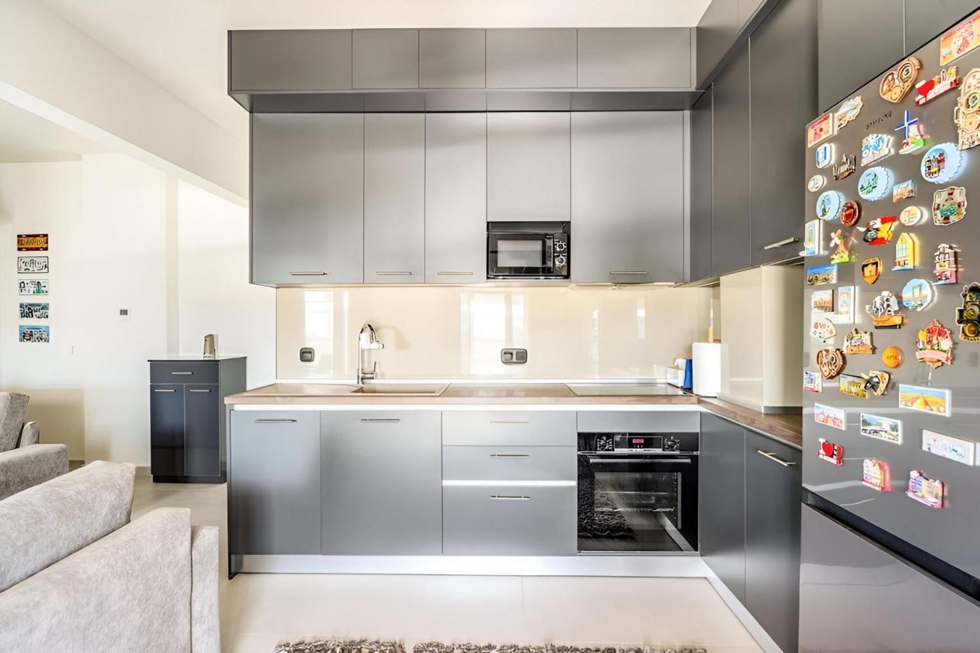Elegant, Modern & Spacious Apartment In Thessaloniki With Balcony Экстерьер фото